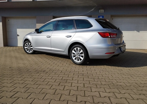 Toyota Avensis cena 37490 przebieg: 222991, rok produkcji 2011 z Międzyzdroje małe 79